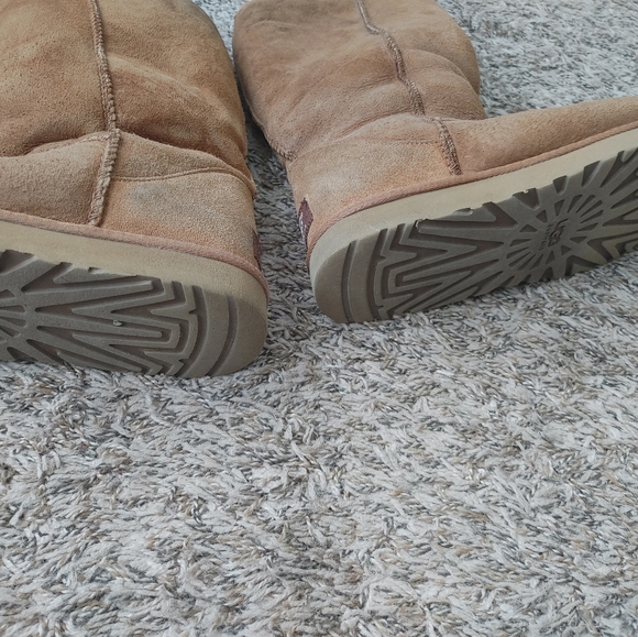 Tall brown uggs - Picture 4 of 4